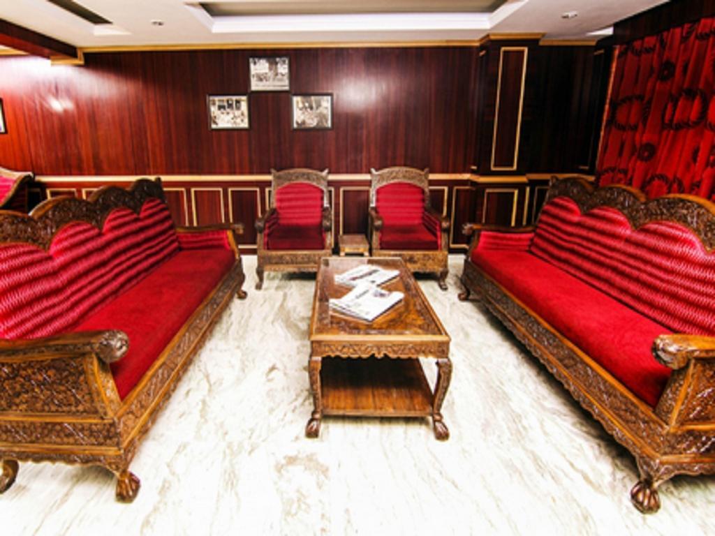 Holiday Plaza Hotel Srīnagar Екстериор снимка