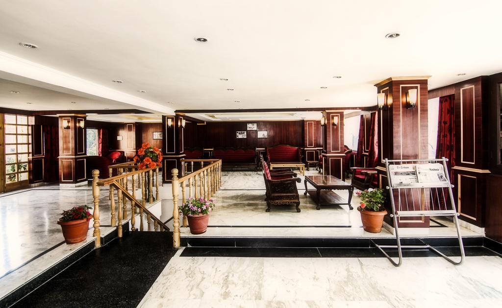 Holiday Plaza Hotel Srīnagar Екстериор снимка