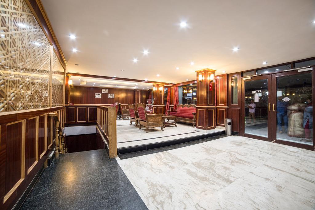 Holiday Plaza Hotel Srīnagar Екстериор снимка